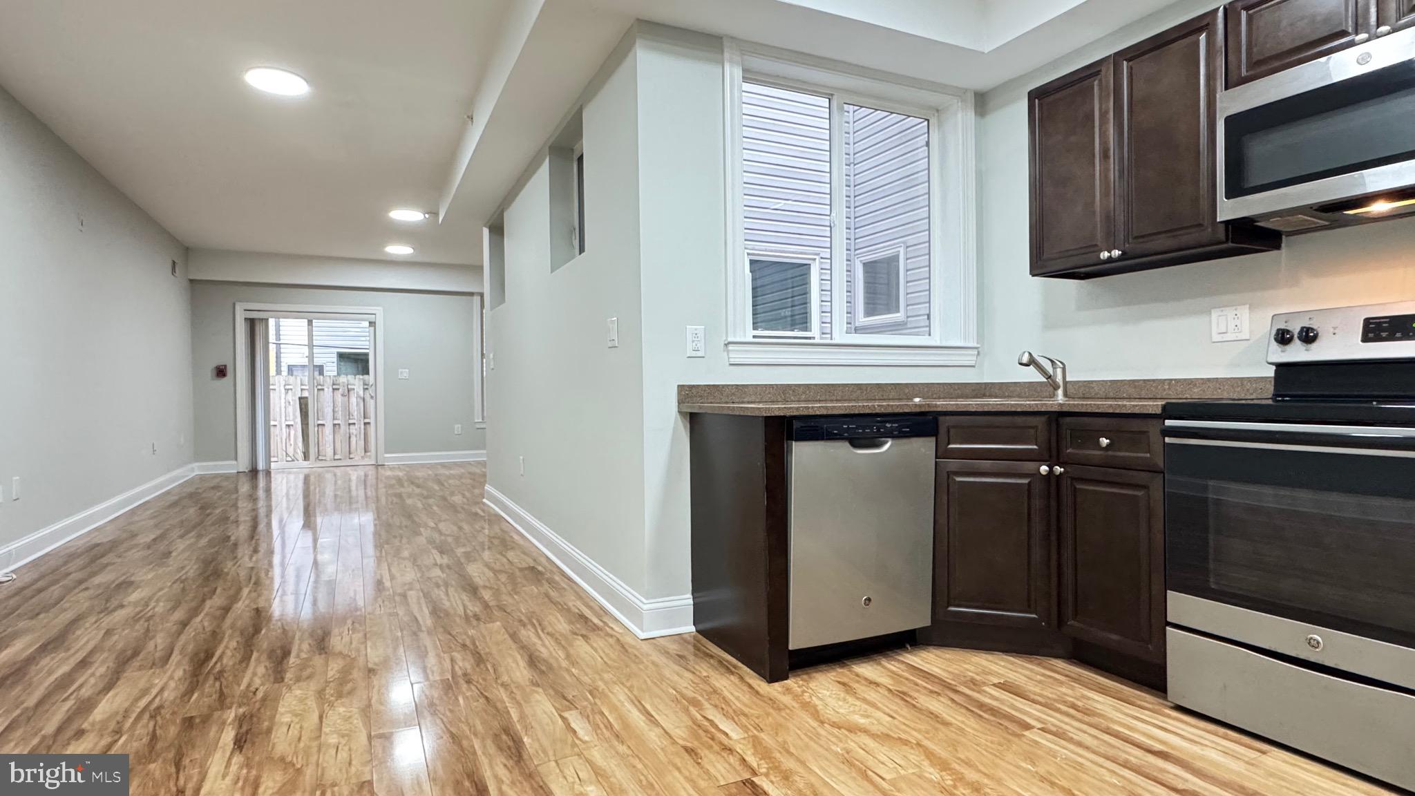 OLDE KENSINGTON - Residential Lease