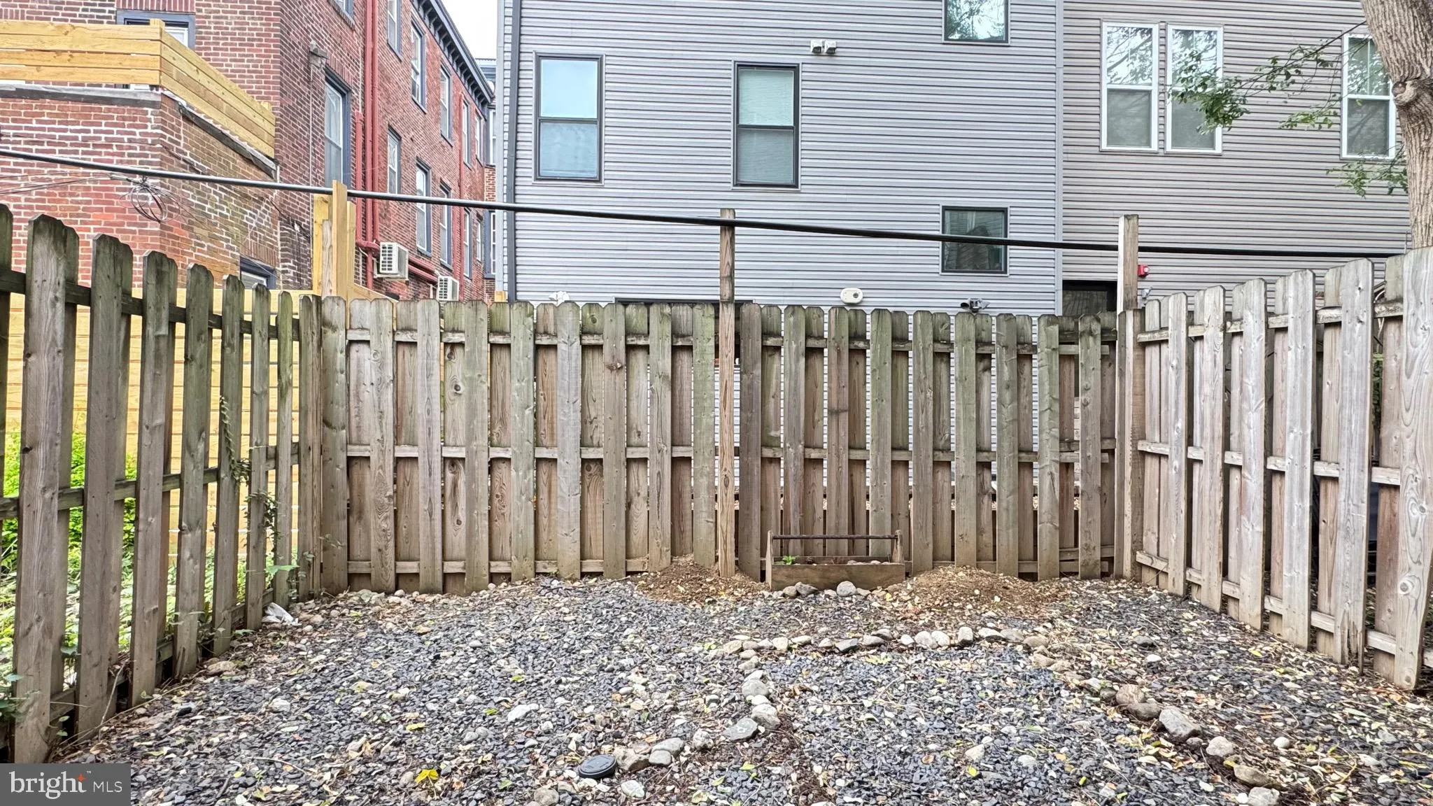 Philadelphia, Pennsylvania 19122, United States, 3 Bedrooms Bedrooms, ,3 BathroomsBathrooms,Residential,Active,231569