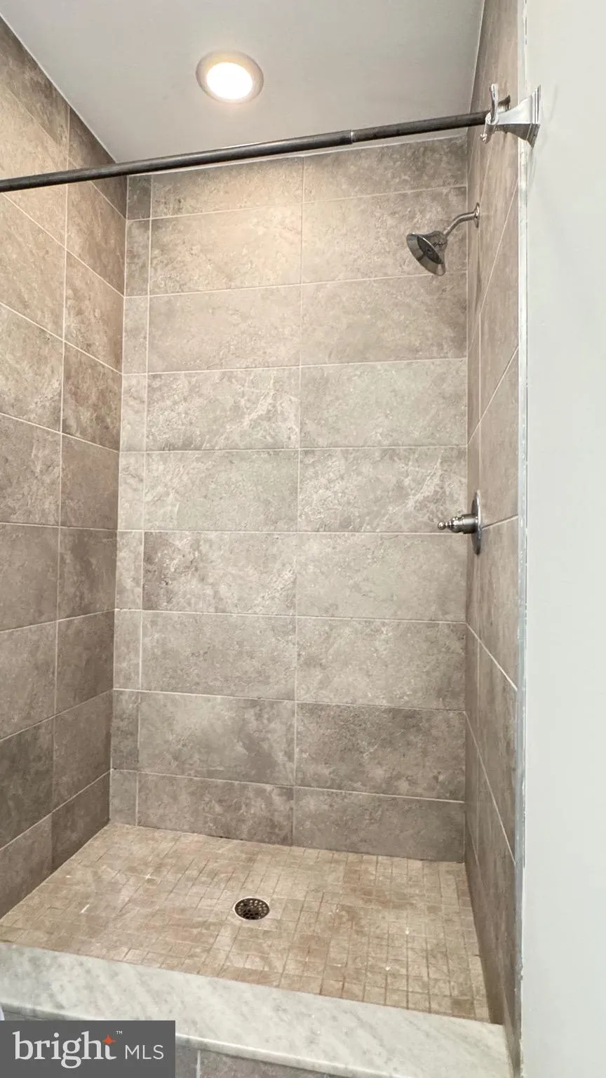 Philadelphia, Pennsylvania 19122, United States, 3 Bedrooms Bedrooms, ,3 BathroomsBathrooms,Residential,Active,231569