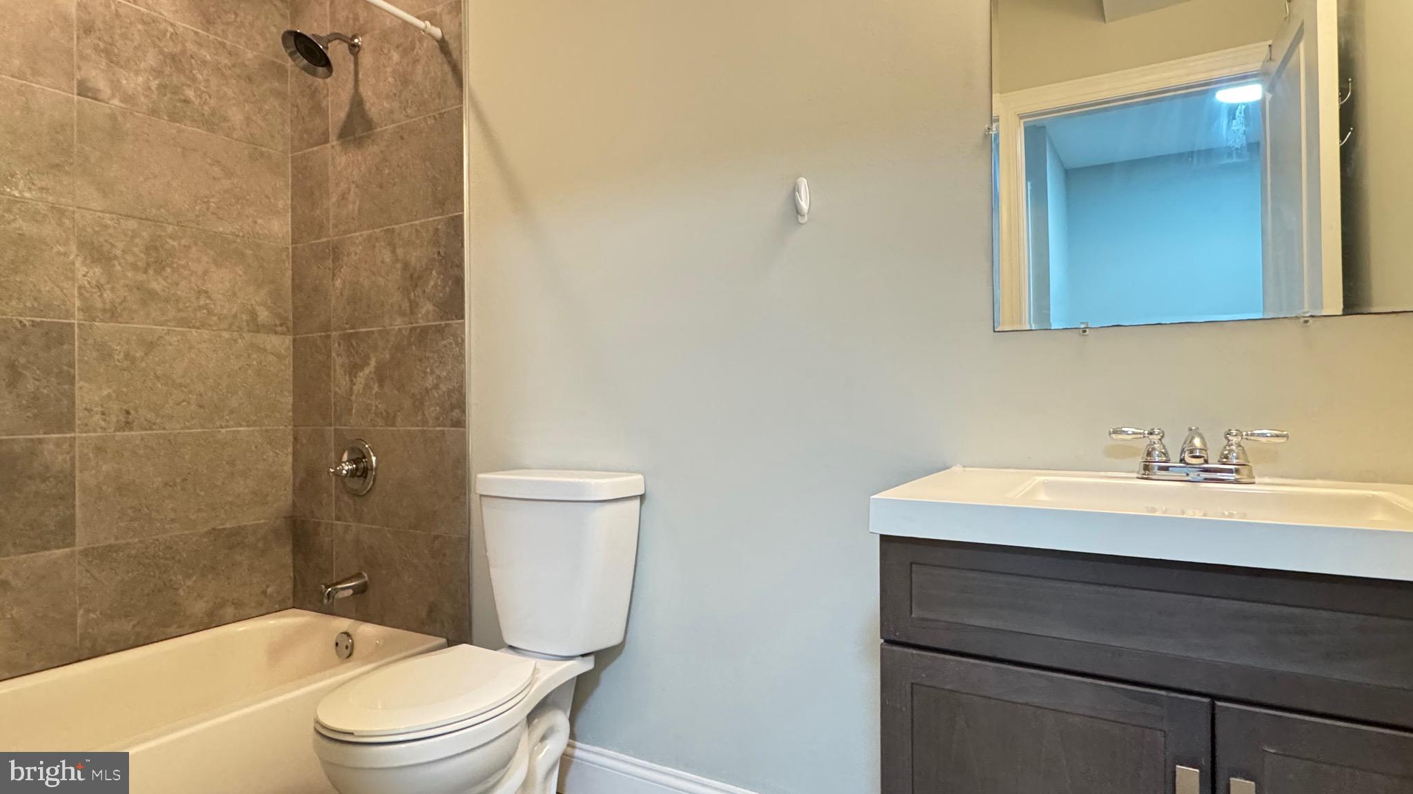 OLDE KENSINGTON - Residential Lease