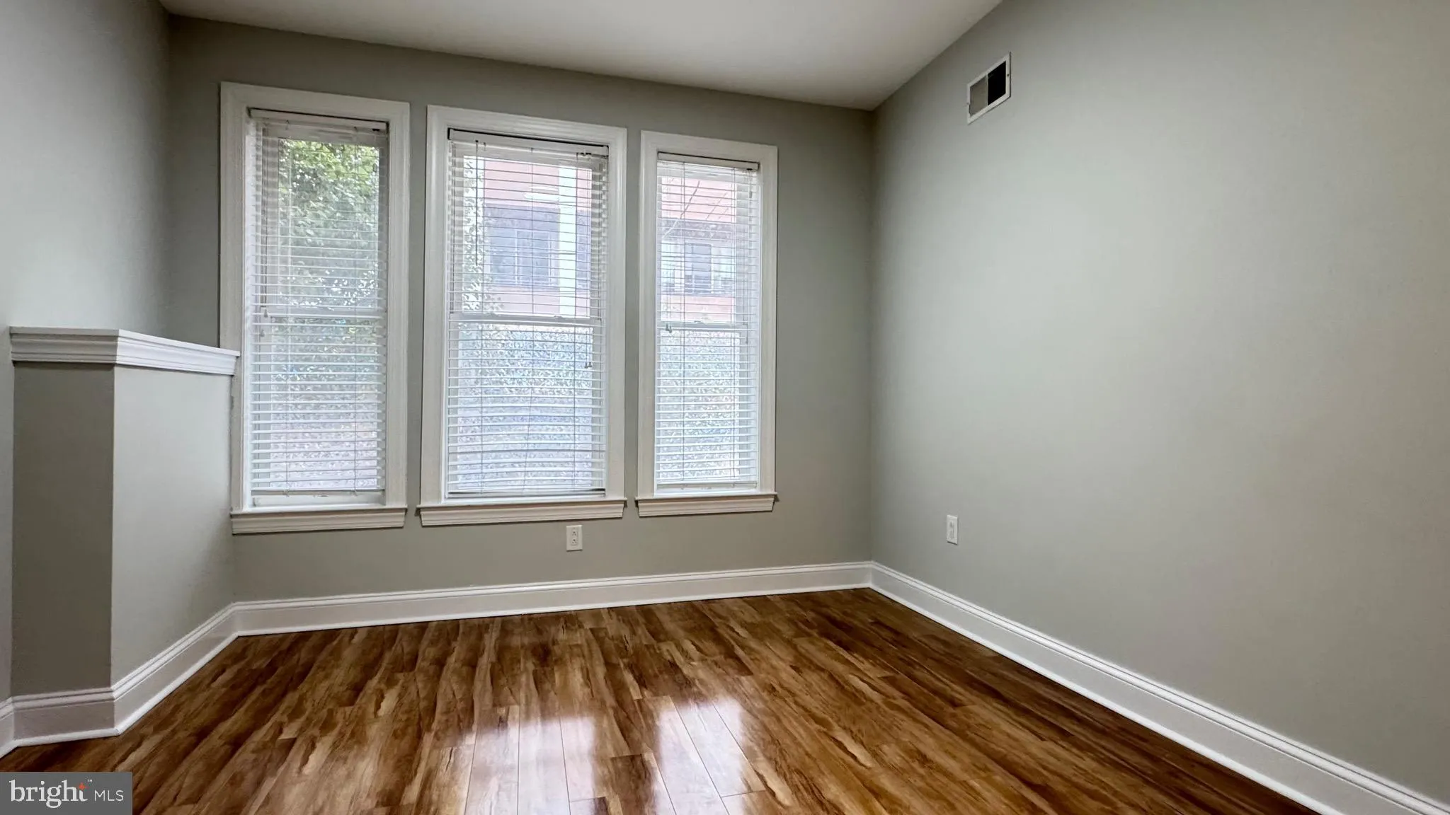 Philadelphia, Pennsylvania 19122, United States, 3 Bedrooms Bedrooms, ,3 BathroomsBathrooms,Residential,Active,231569