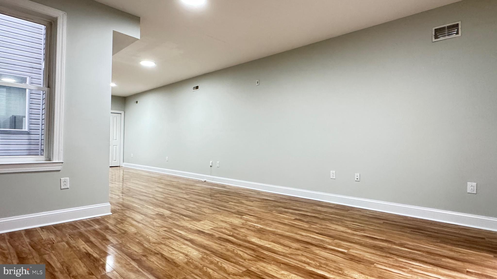 OLDE KENSINGTON - Residential Lease