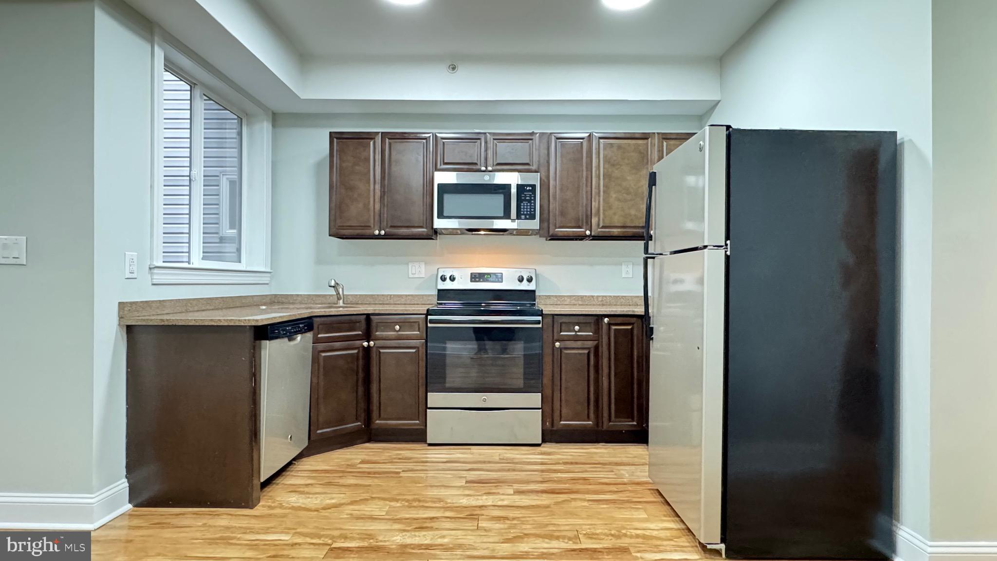 OLDE KENSINGTON - Residential Lease