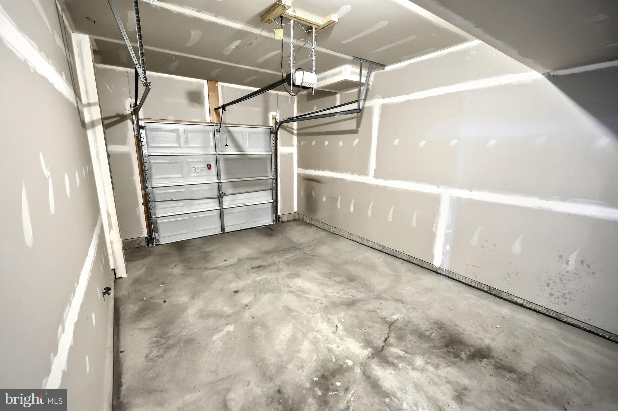 WOODCREST HILLS - Residential