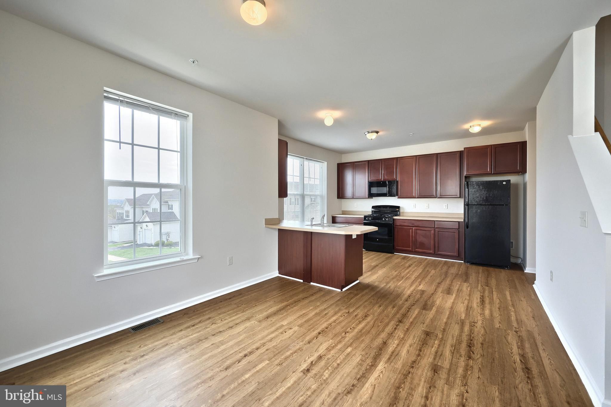 WOODCREST HILLS - Residential