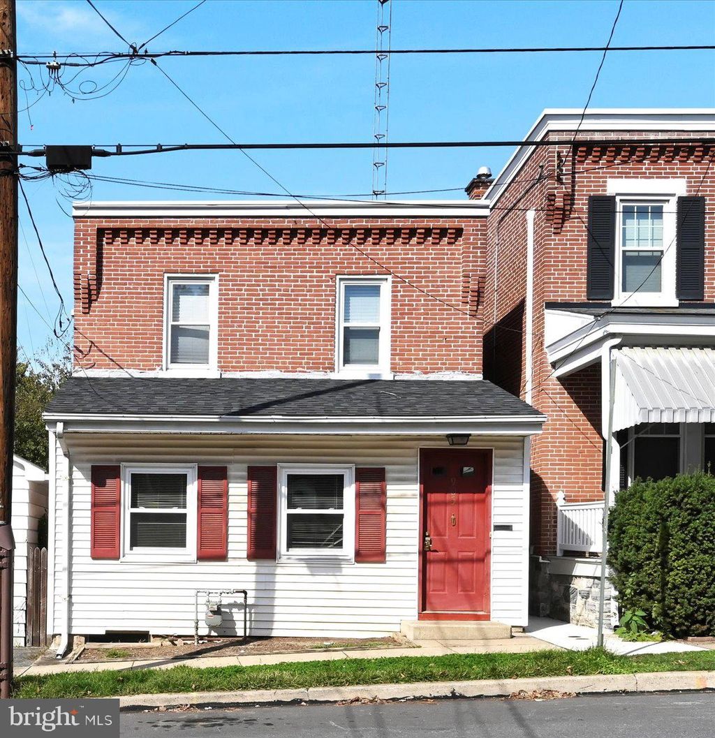 Photo of 905 St Joseph Street, Lancaster, PA 17603 (MLS # PALA2042814)