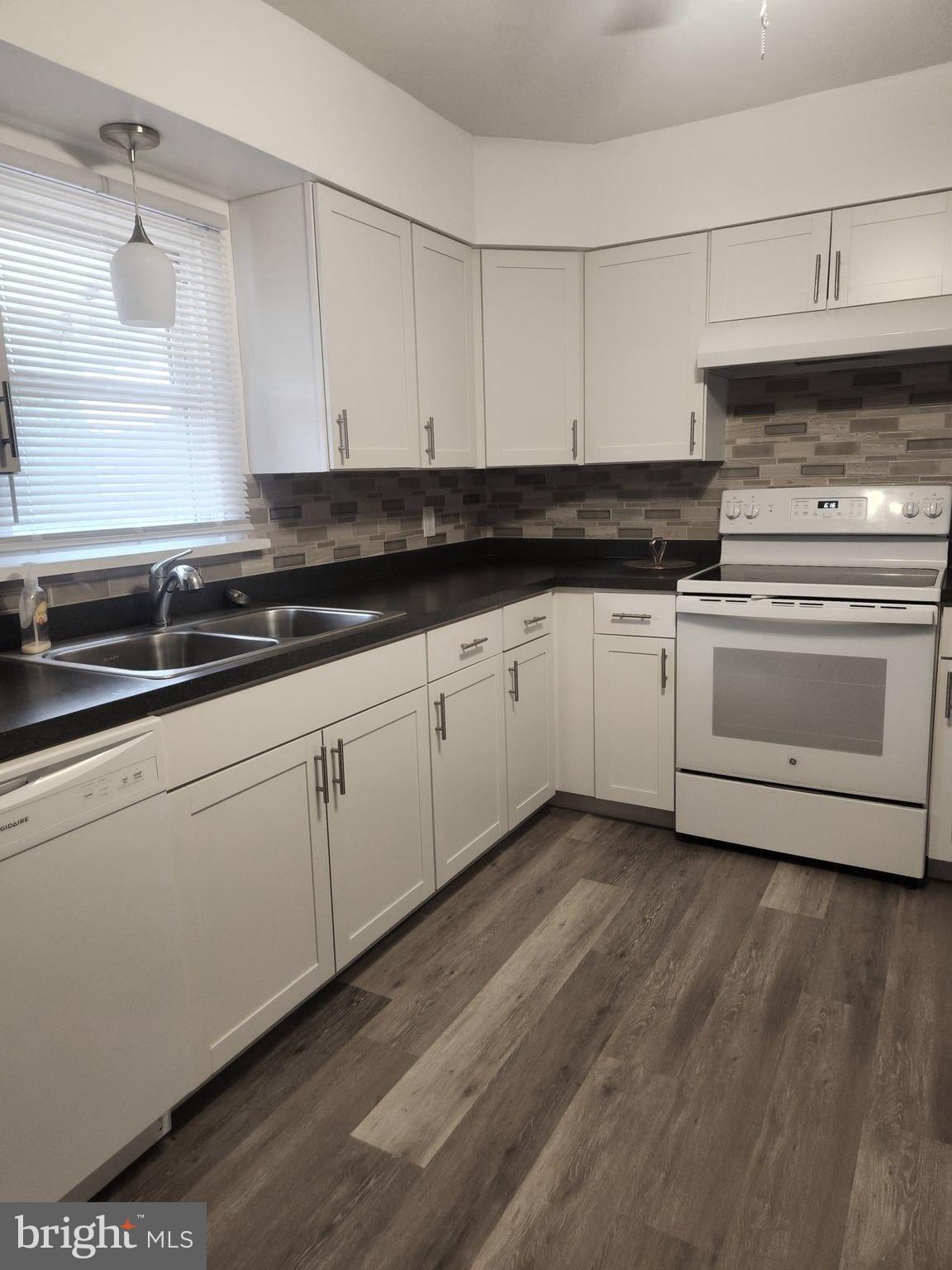 GUILFORD HILLS NORTH - Residential