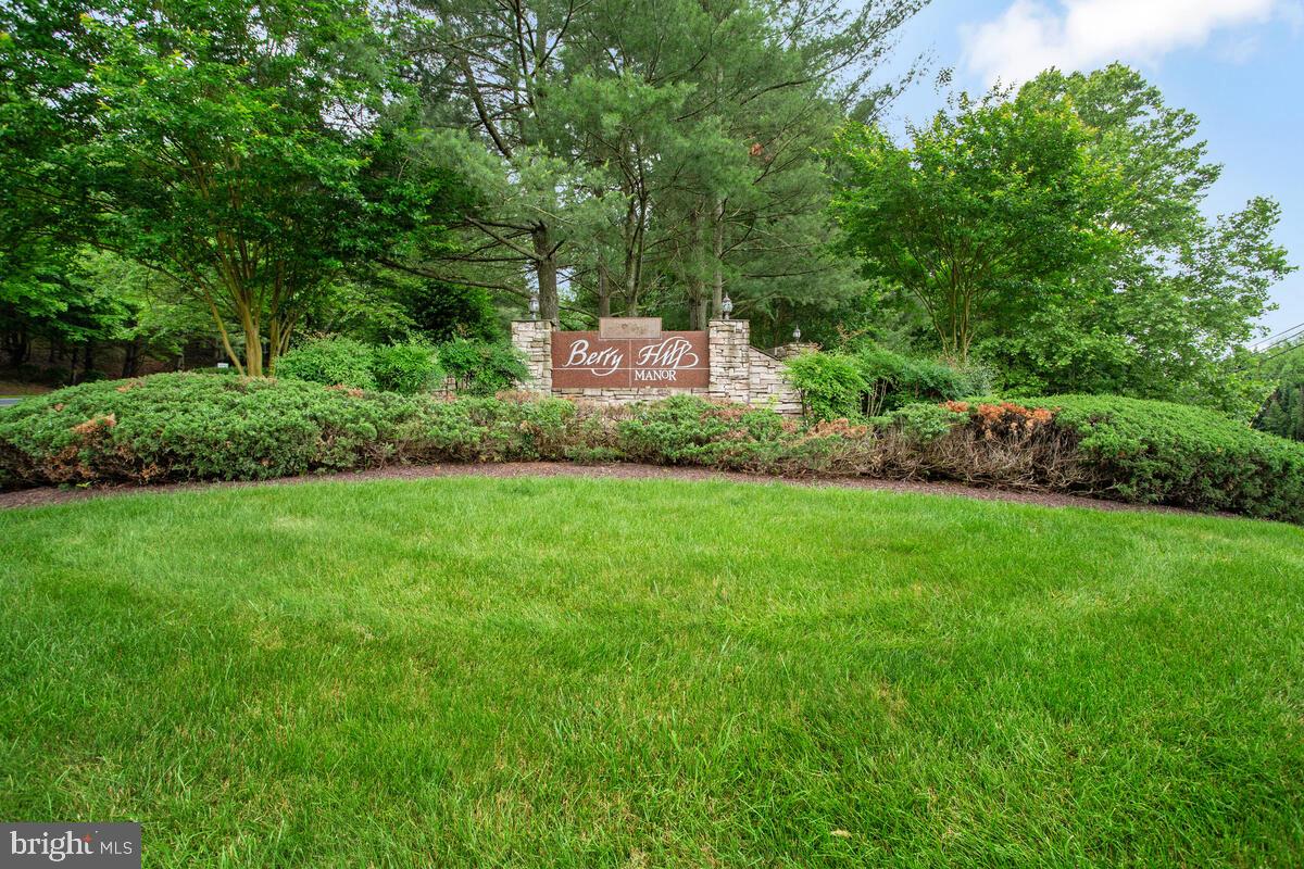 BERRY HILL MANOR - Residential