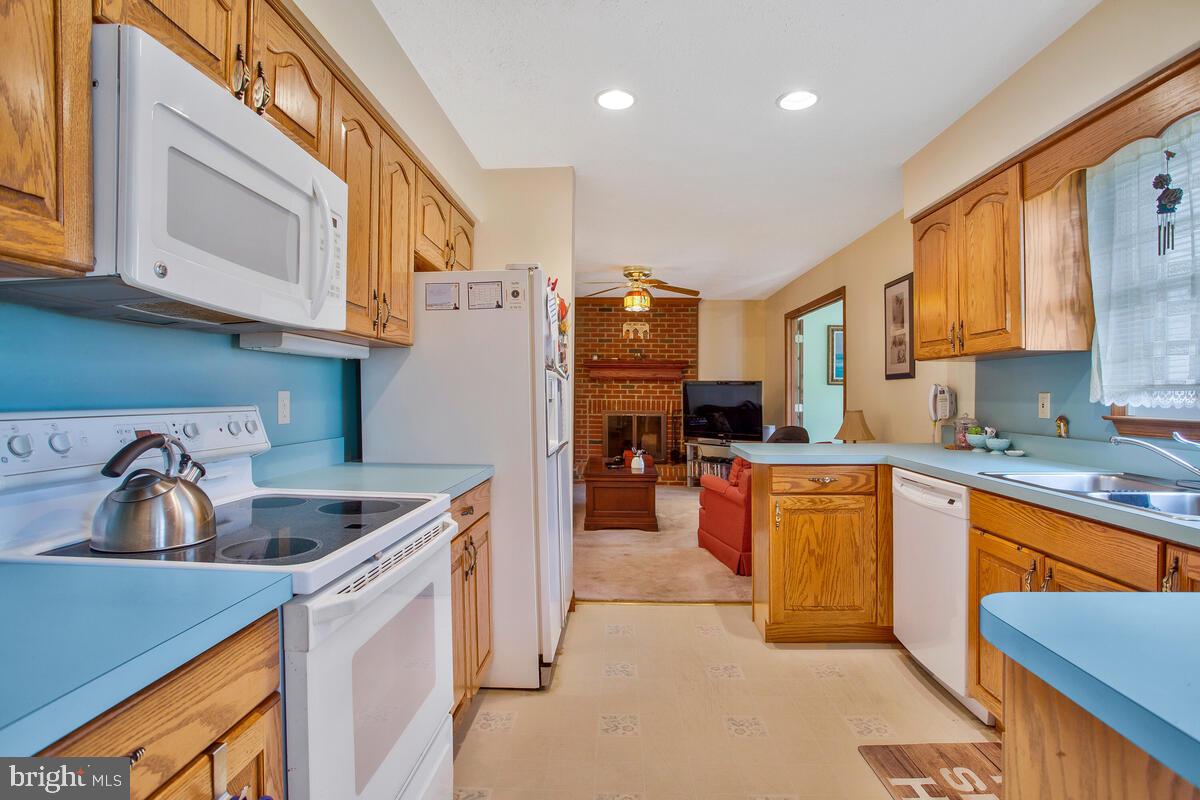 BERRY HILL MANOR - Residential