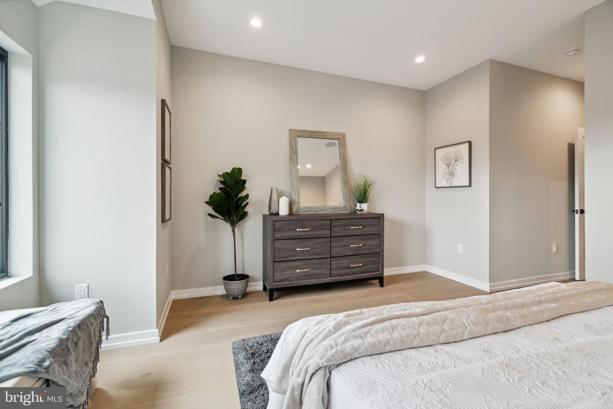 GRADUATE HOSPITAL - Residential