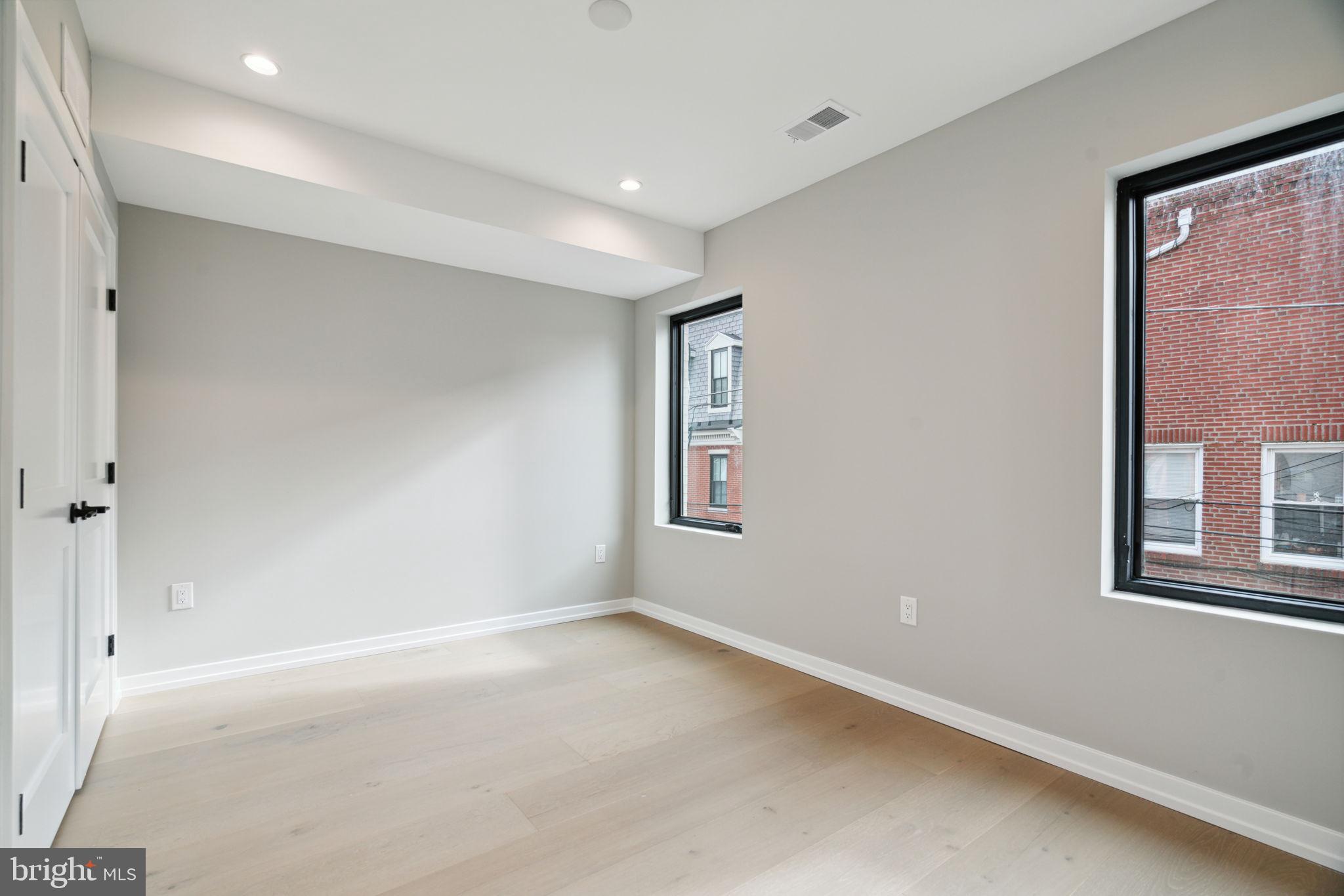 GRADUATE HOSPITAL - Residential