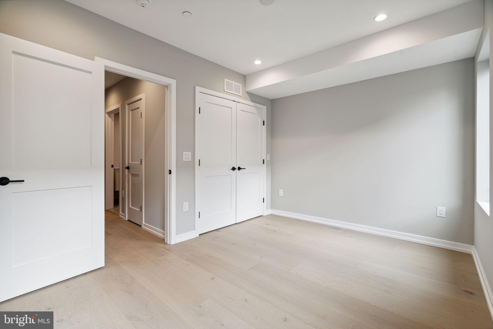 GRADUATE HOSPITAL - Residential