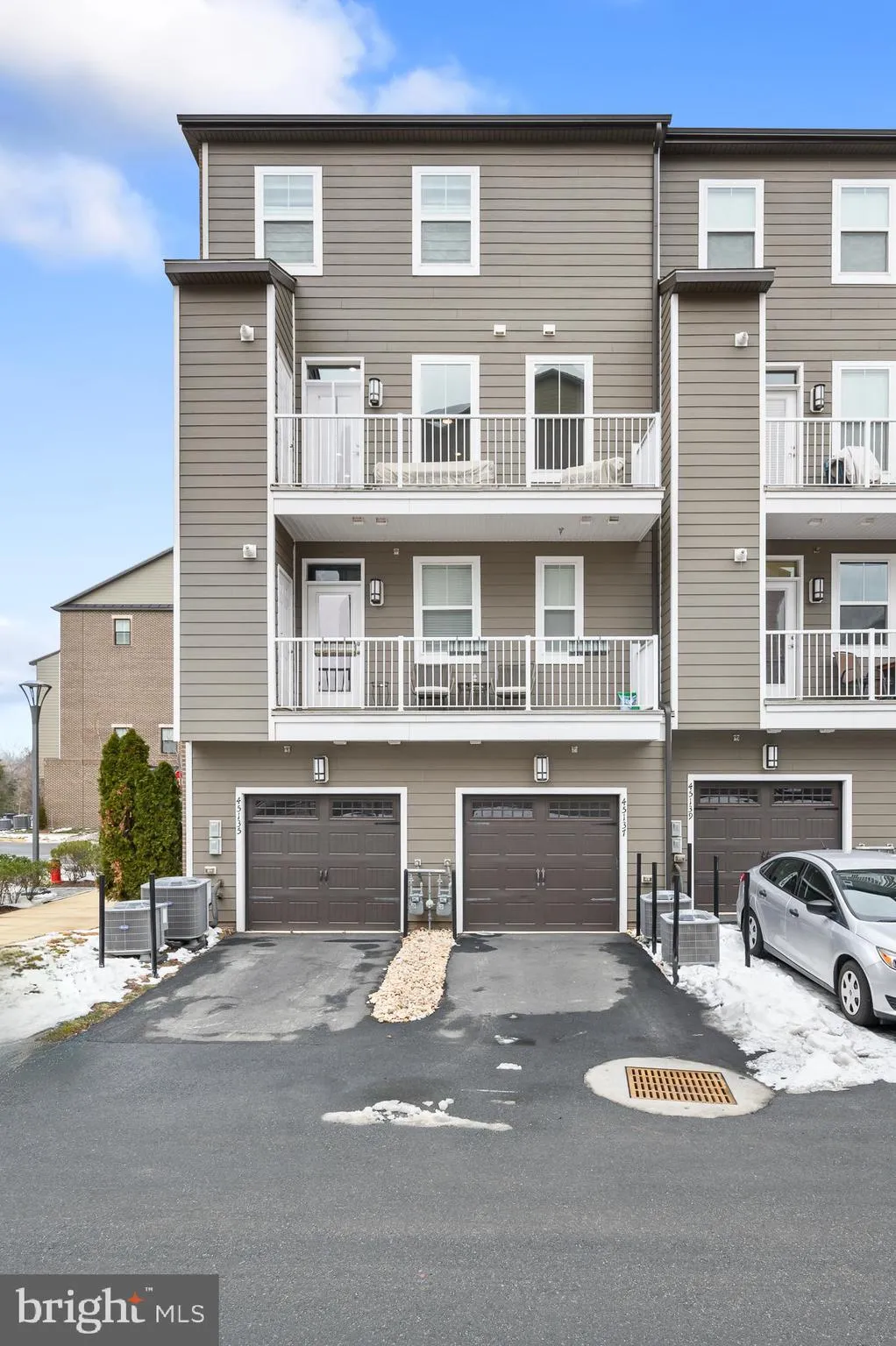 Sterling, Virginia 20166, United States, 3 Bedrooms Bedrooms, ,3 BathroomsBathrooms,Residential,Contingent,11120