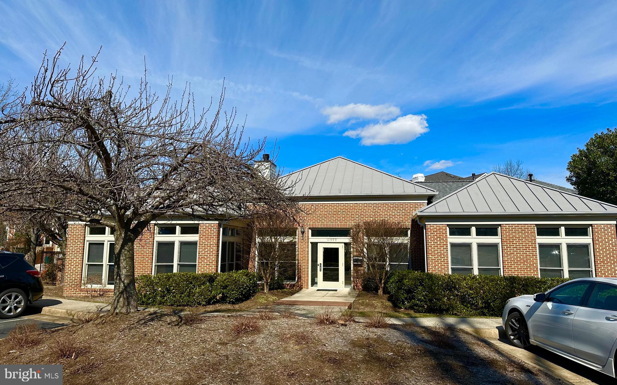 EDGEWATER AT TOWN CENTER - Residential Lease