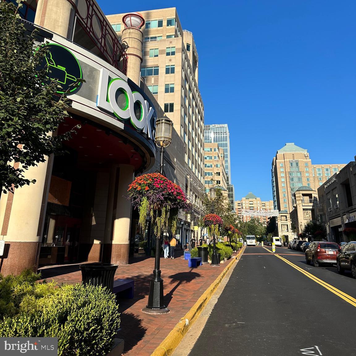 EDGEWATER AT TOWN CENTER - Residential Lease