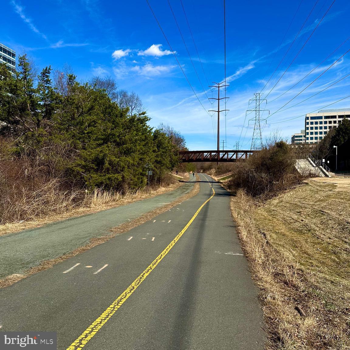 EDGEWATER AT TOWN CENTER - Residential Lease