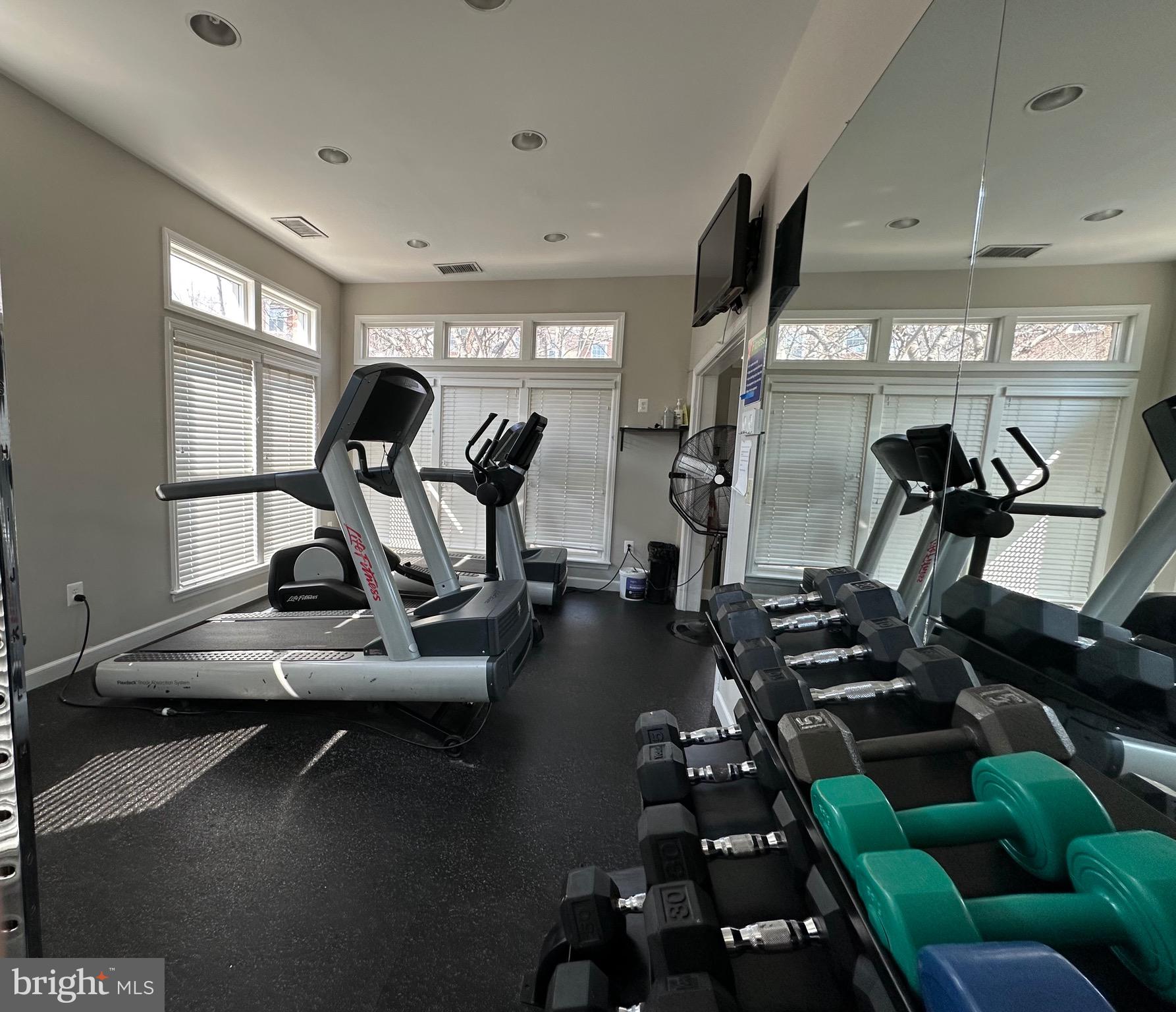 EDGEWATER AT TOWN CENTER - Residential Lease