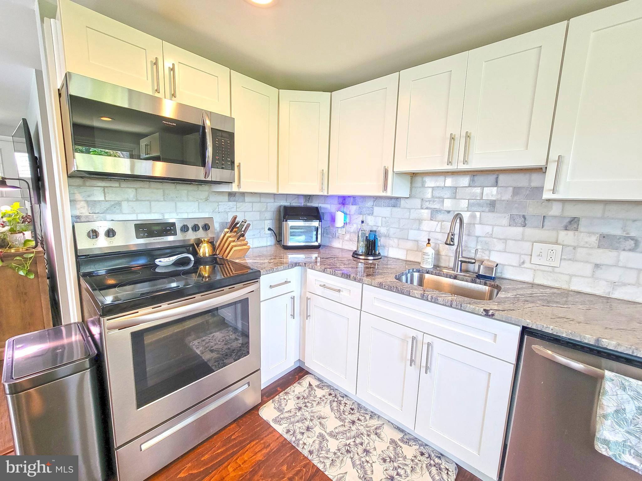 CAMELOT ESTS - Residential