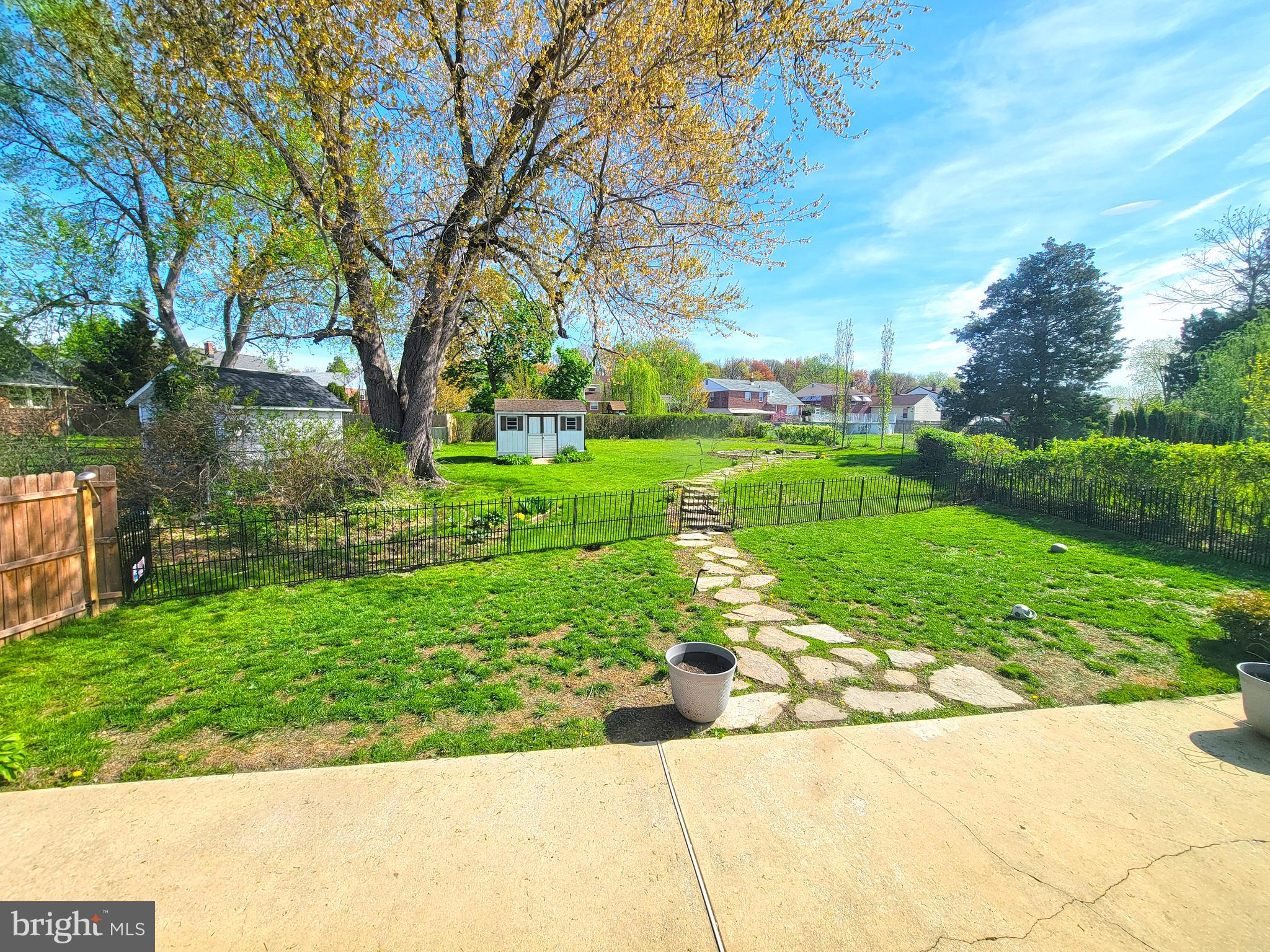 CAMELOT ESTS - Residential