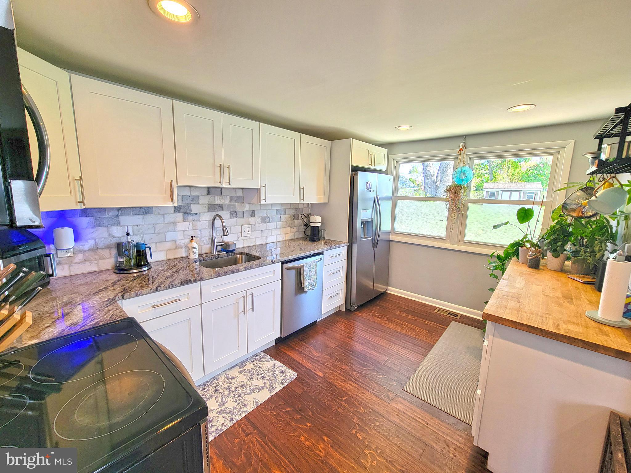 CAMELOT ESTS - Residential