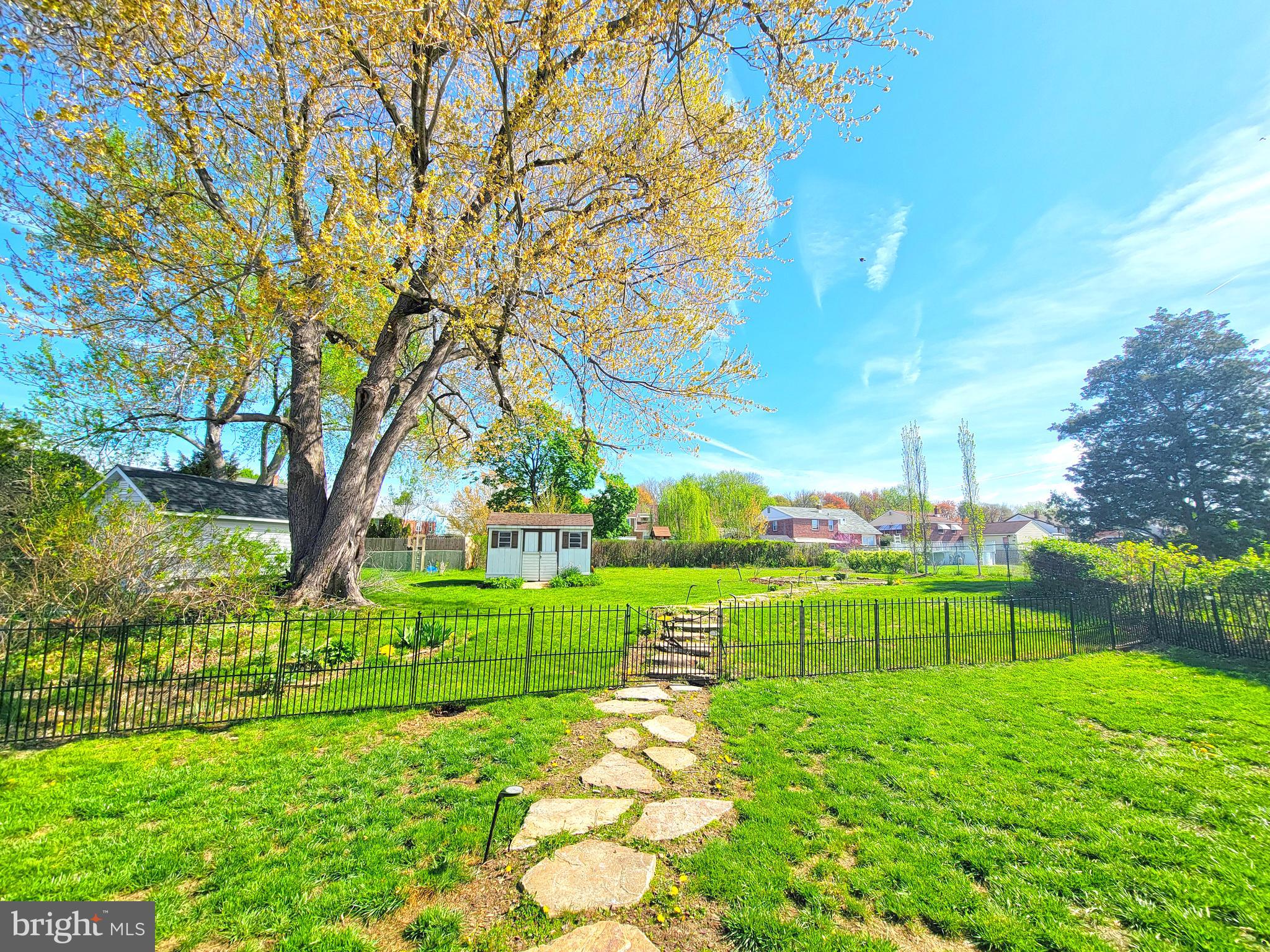 CAMELOT ESTS - Residential