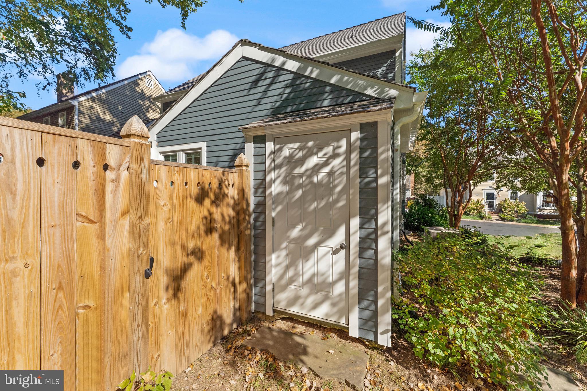 RESTON - Residential Lease