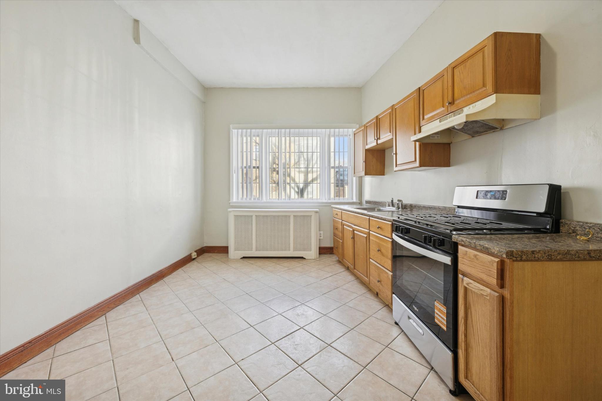 1410 W PORTER STREET