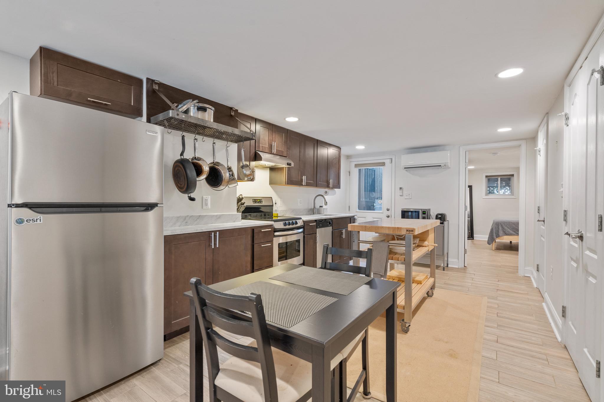 33 NW W STREET NW 2