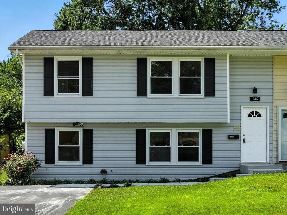 MAPLE RIDGE - Residential Lease