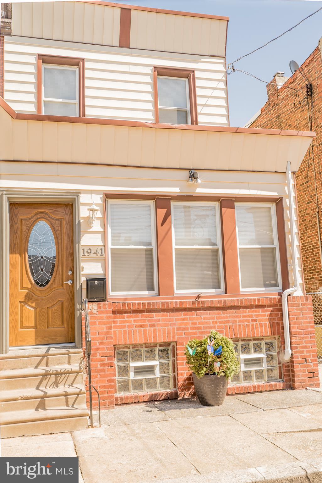 1941 E STELLA STREET