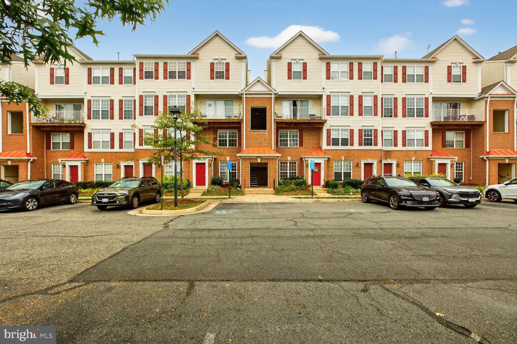 MANORS AT MCNAIR FARMS - Residential