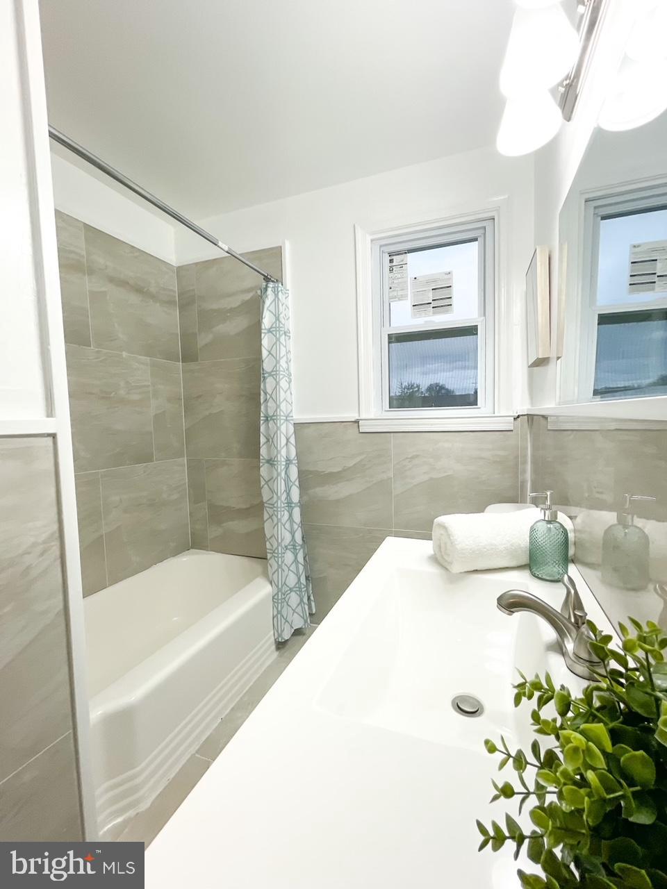 HAMILTON HEIGHTS - Residential