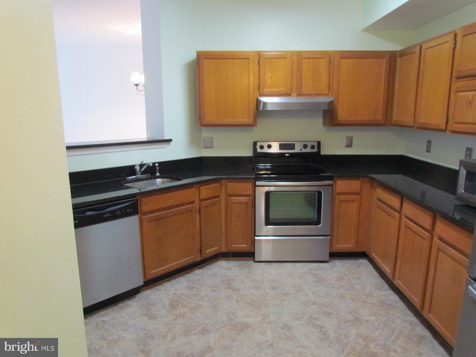 CEDAR GROVE AT CROFTON - Residential