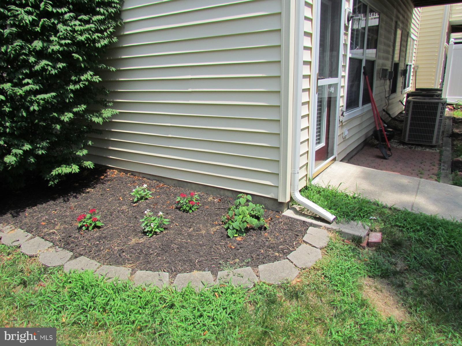 CEDAR GROVE AT CROFTON - Residential