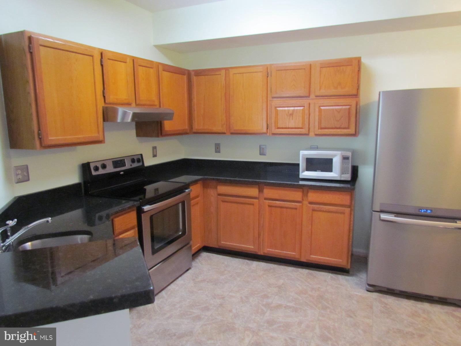 CEDAR GROVE AT CROFTON - Residential