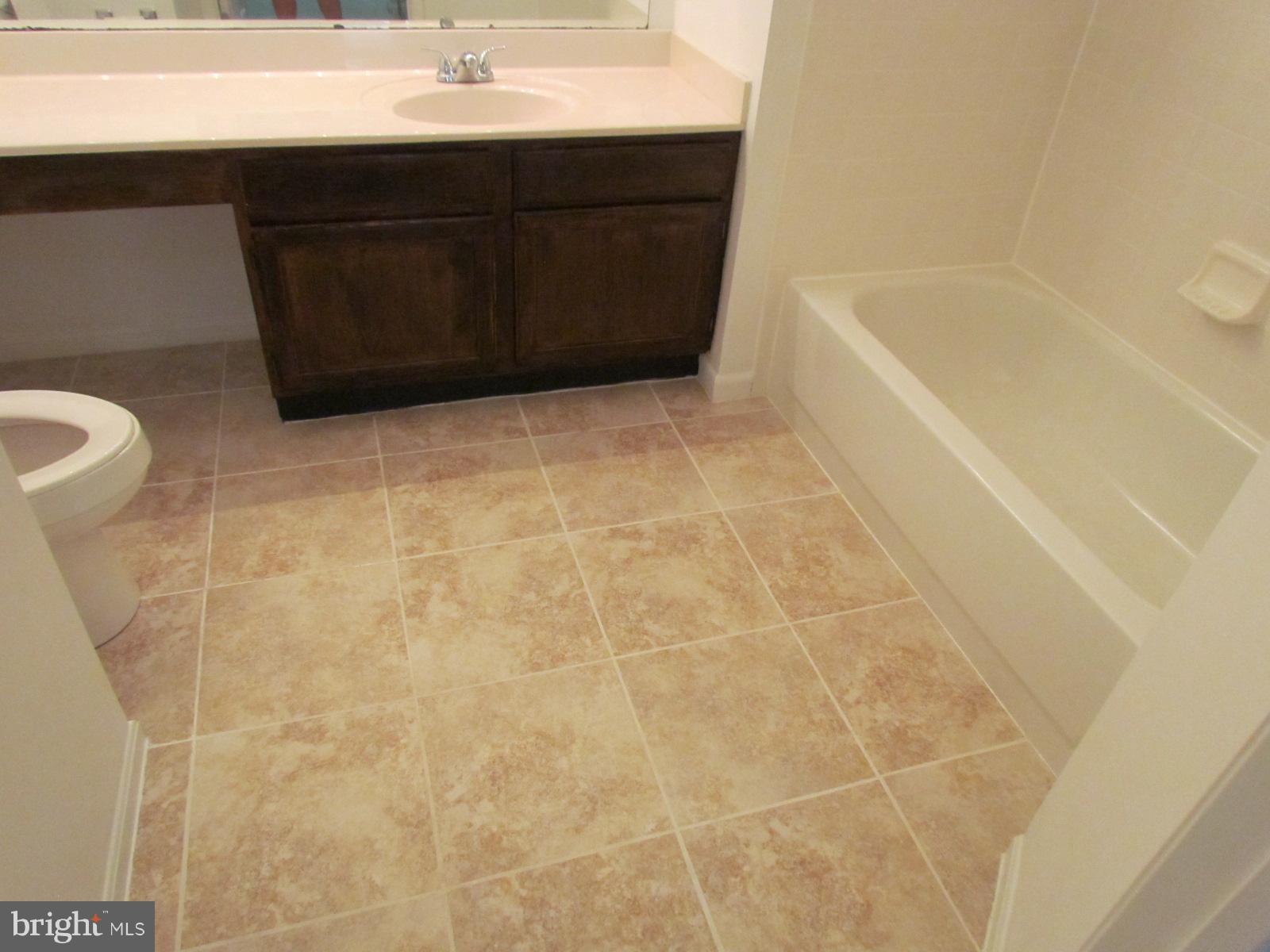 CEDAR GROVE AT CROFTON - Residential