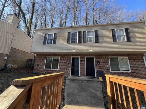 Townhouse For Sale - 405 Valley Road Ext<br/> CHARLOTTESVILLE, VA 22903