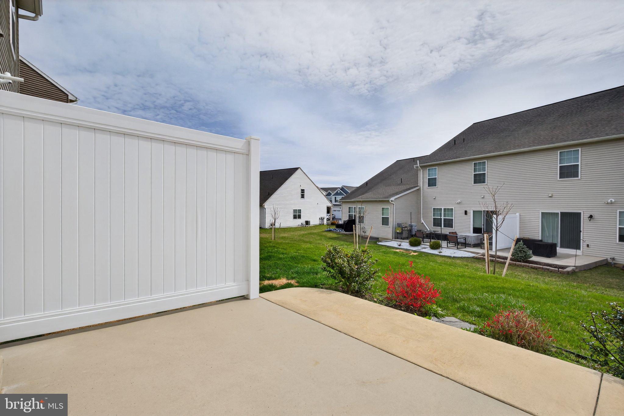HANBURY COURT AT WINDING HILLS - Residential