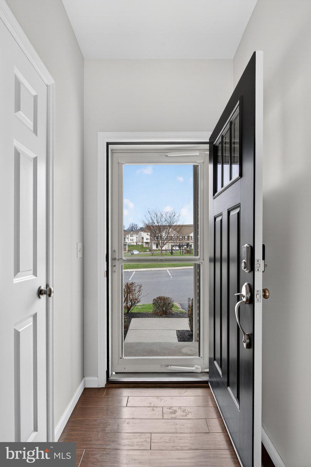 HANBURY COURT AT WINDING HILLS - Residential