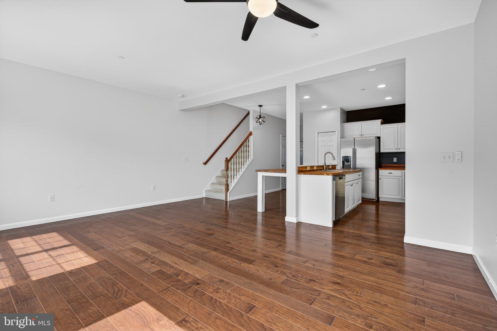 HANBURY COURT AT WINDING HILLS - Residential
