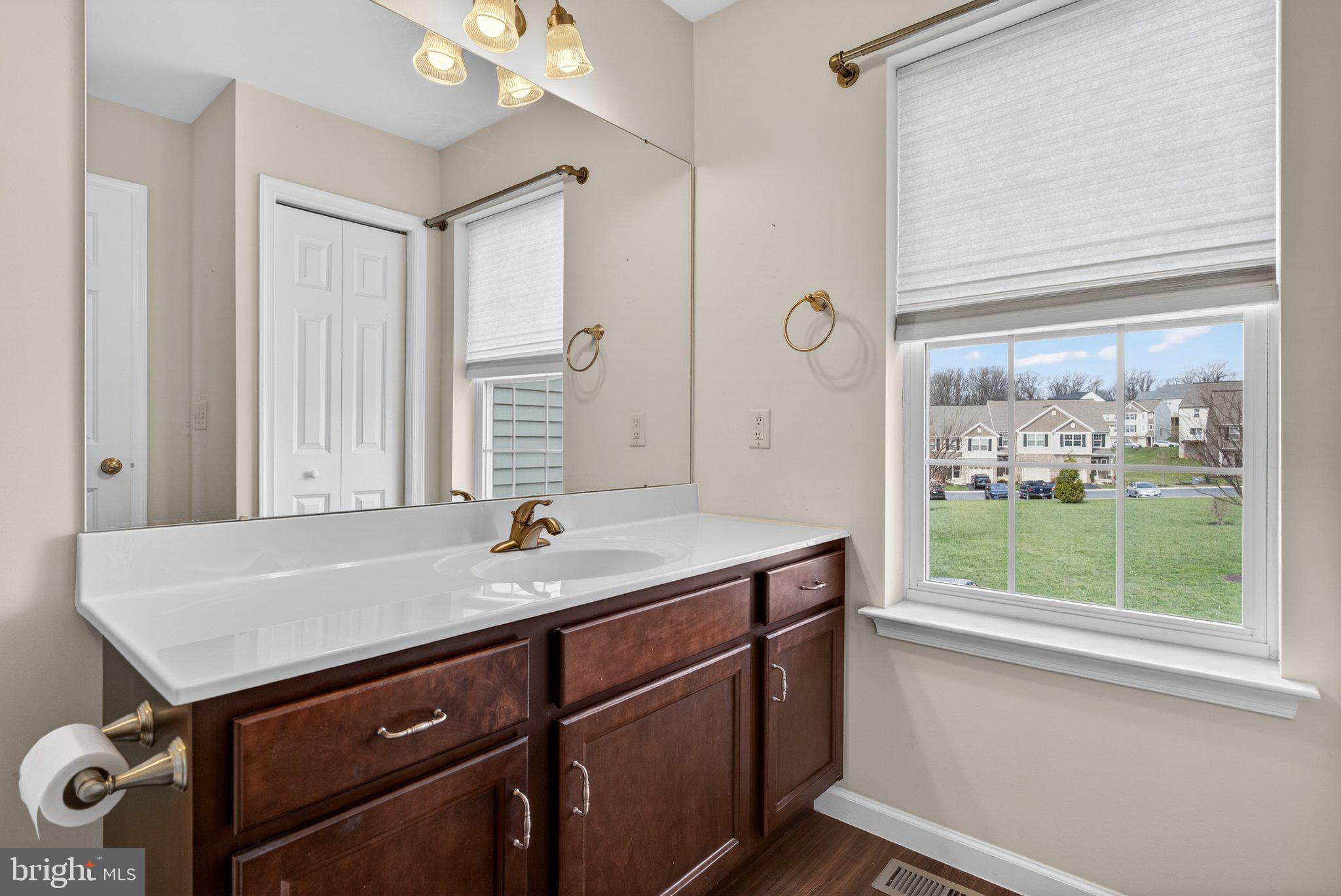HANBURY COURT AT WINDING HILLS - Residential