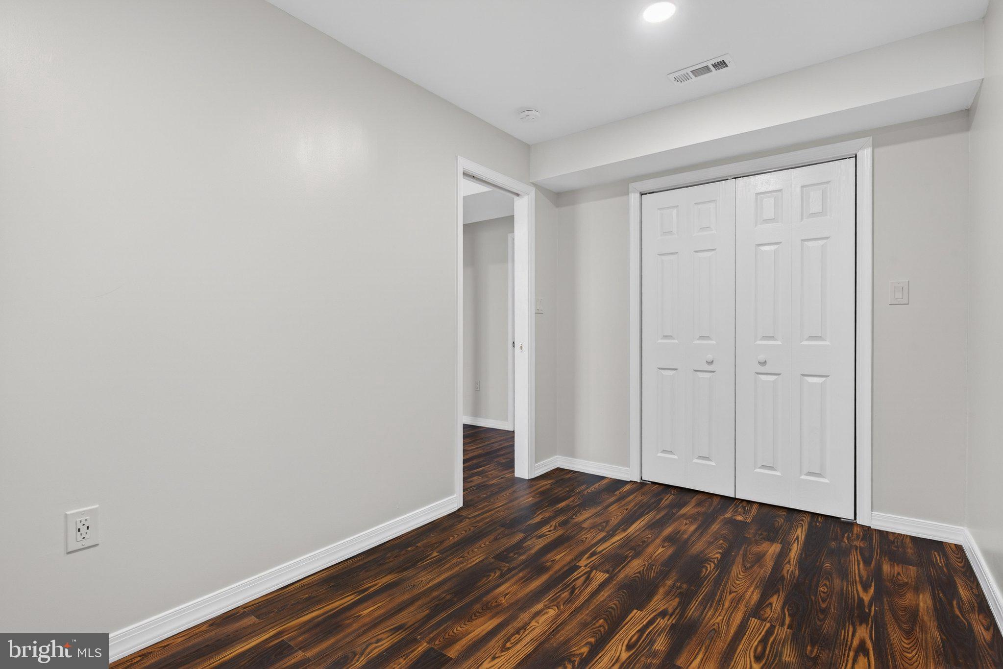HANBURY COURT AT WINDING HILLS - Residential