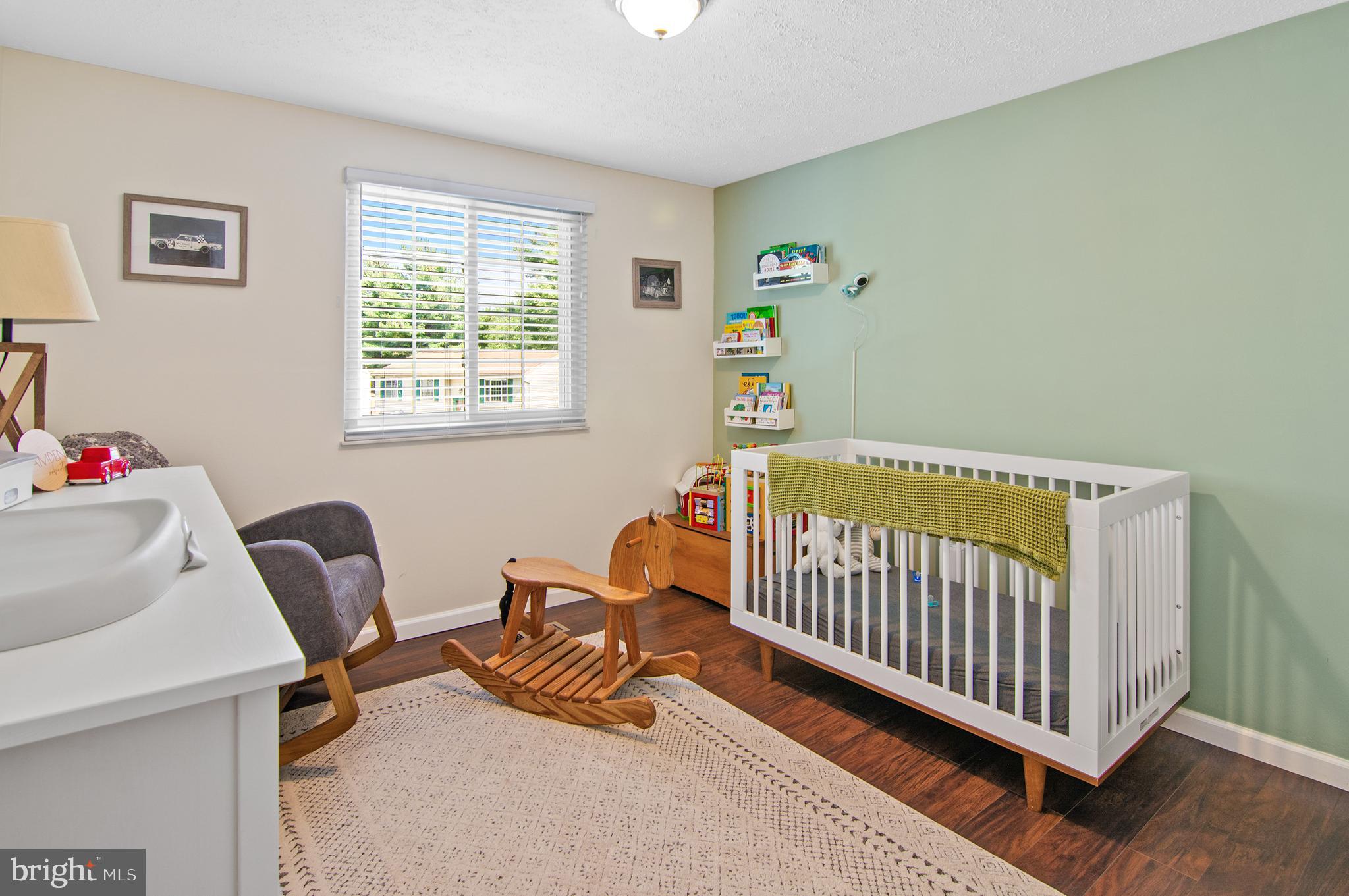 QUINCE ORCHARD MANOR - Residential