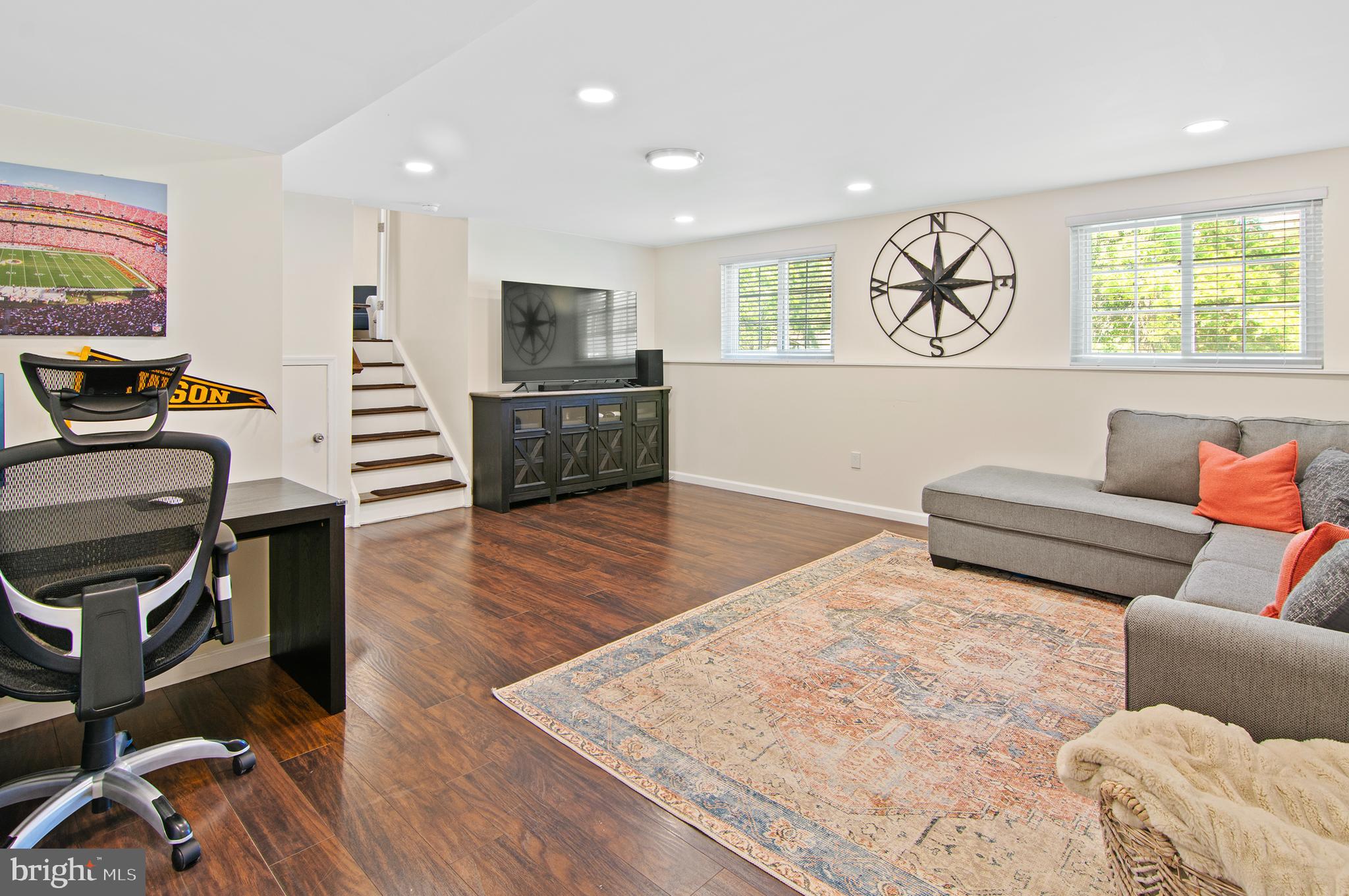 QUINCE ORCHARD MANOR - Residential