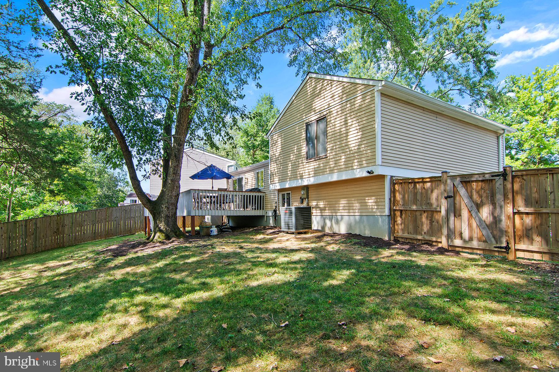 QUINCE ORCHARD MANOR - Residential