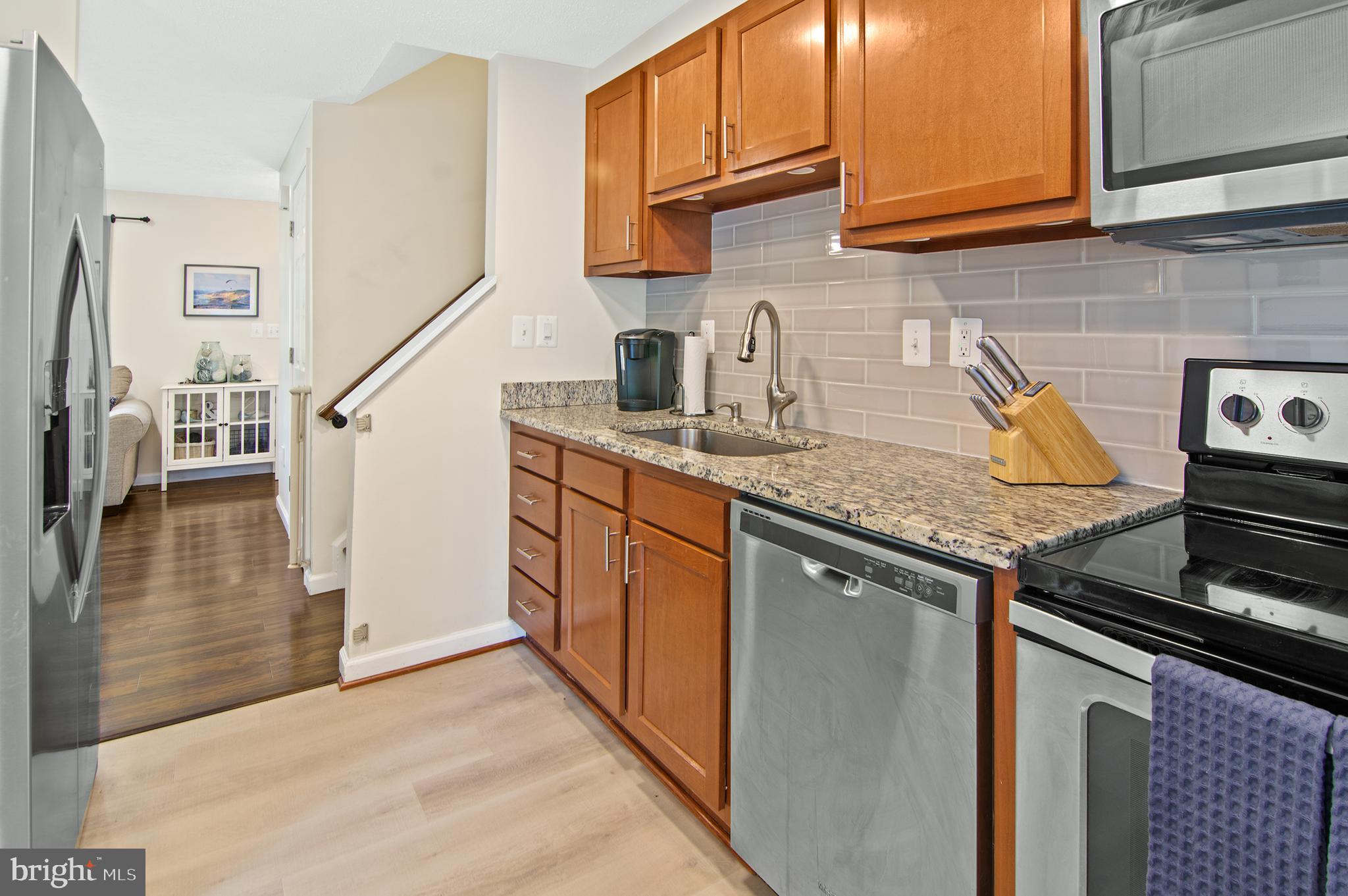 QUINCE ORCHARD MANOR - Residential