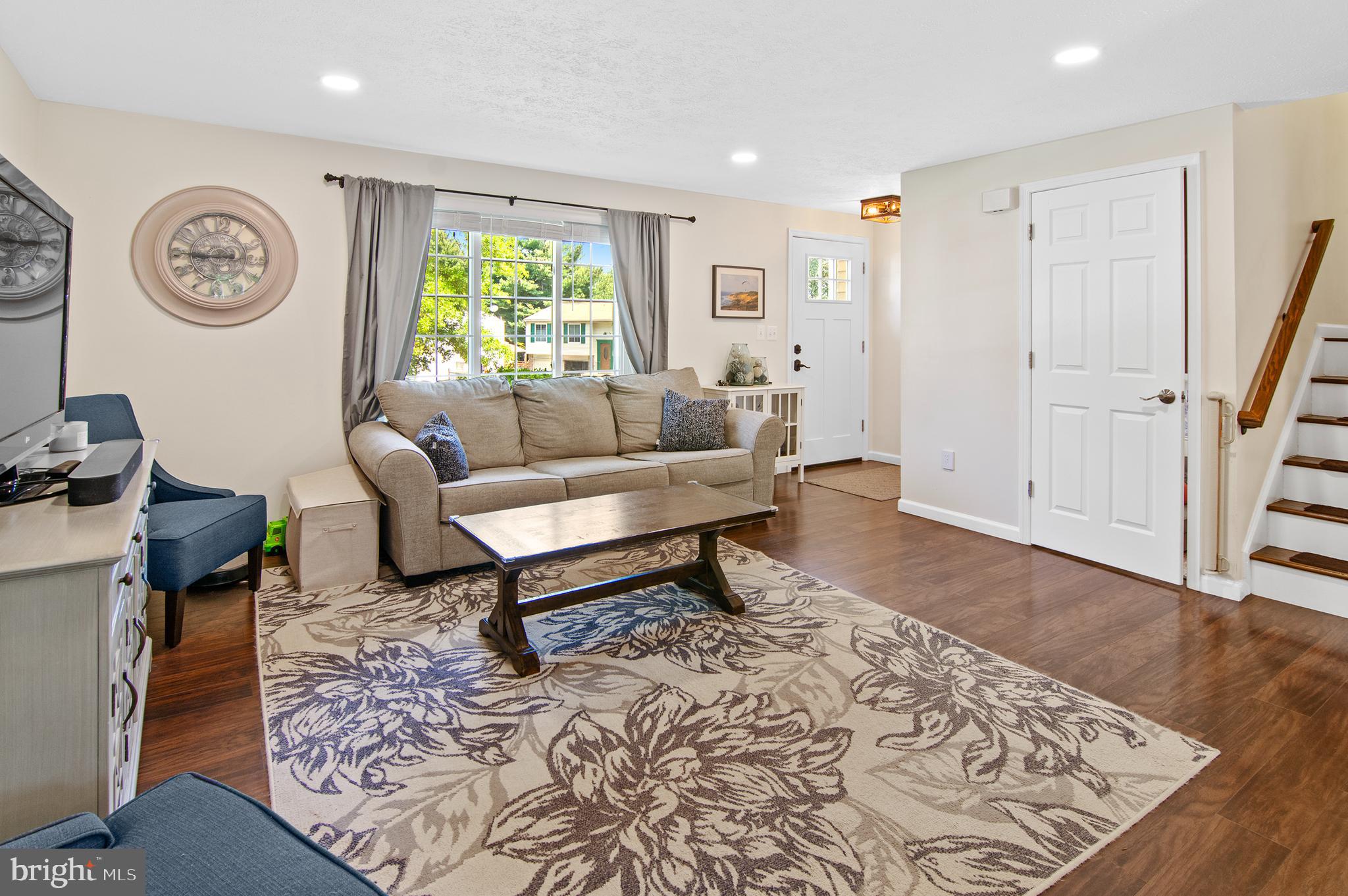 QUINCE ORCHARD MANOR - Residential