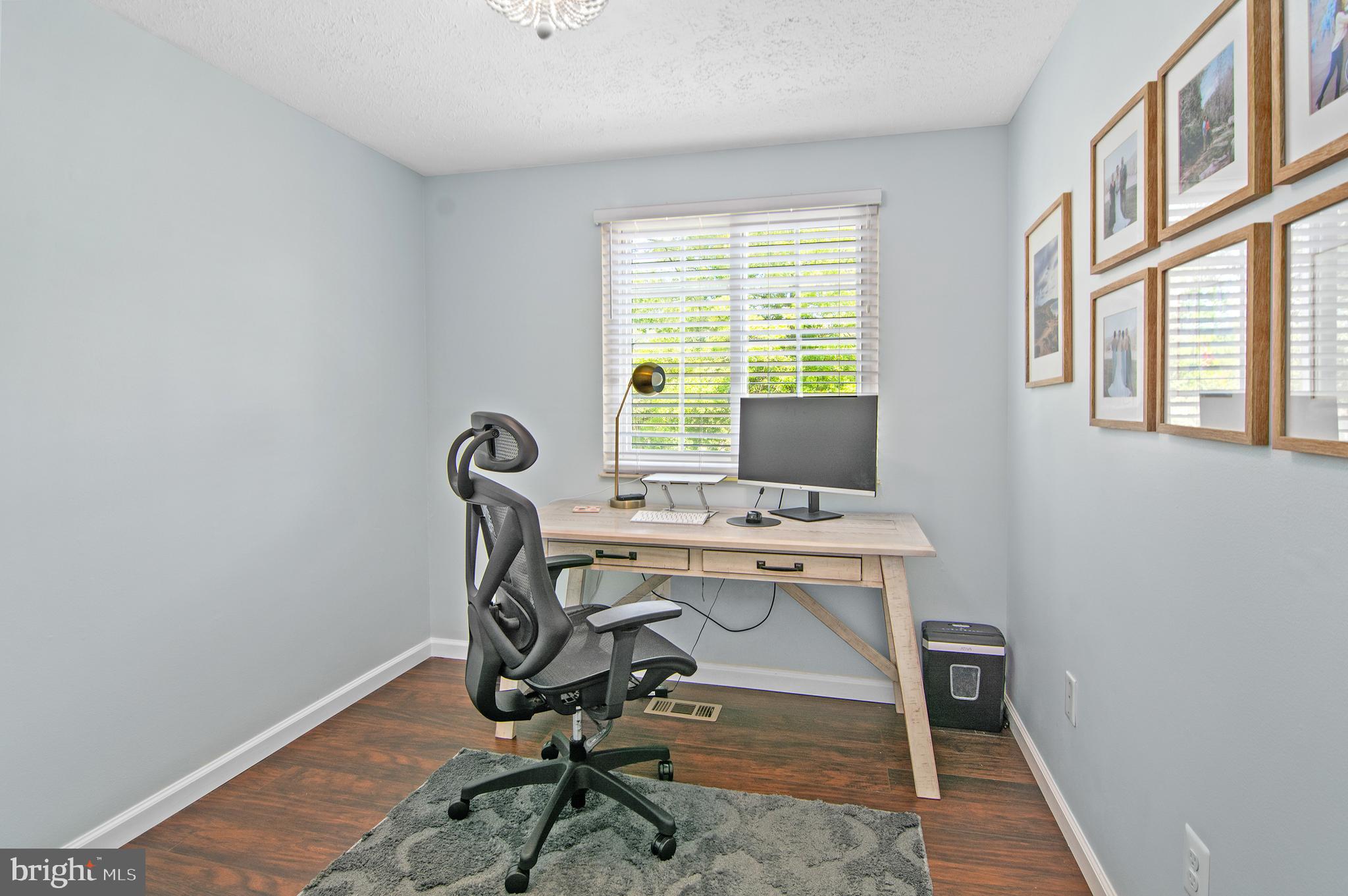 QUINCE ORCHARD MANOR - Residential