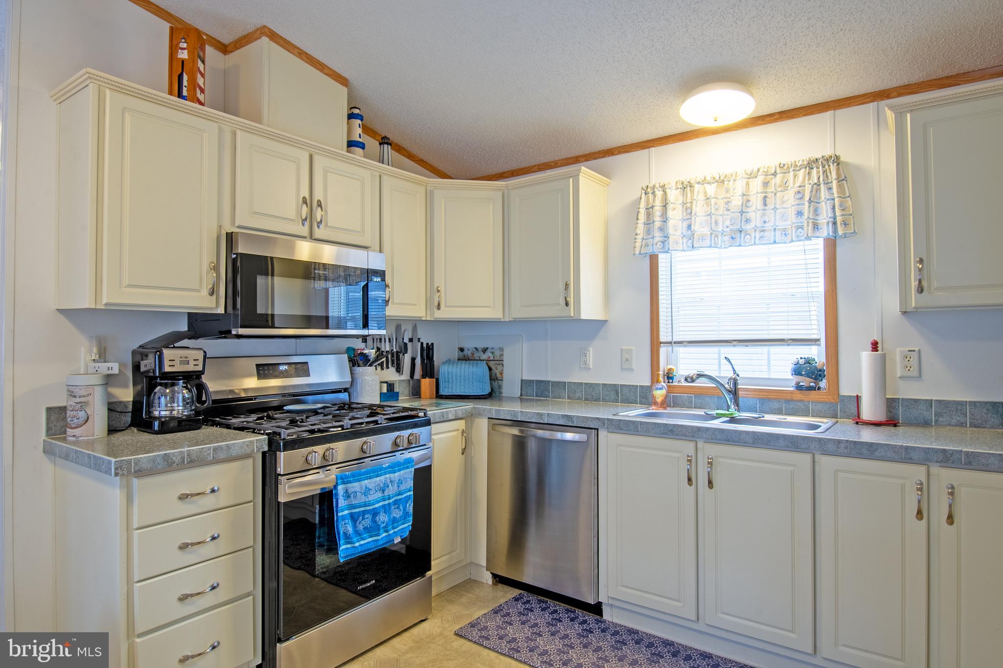 WEST BAY PARK - Residential