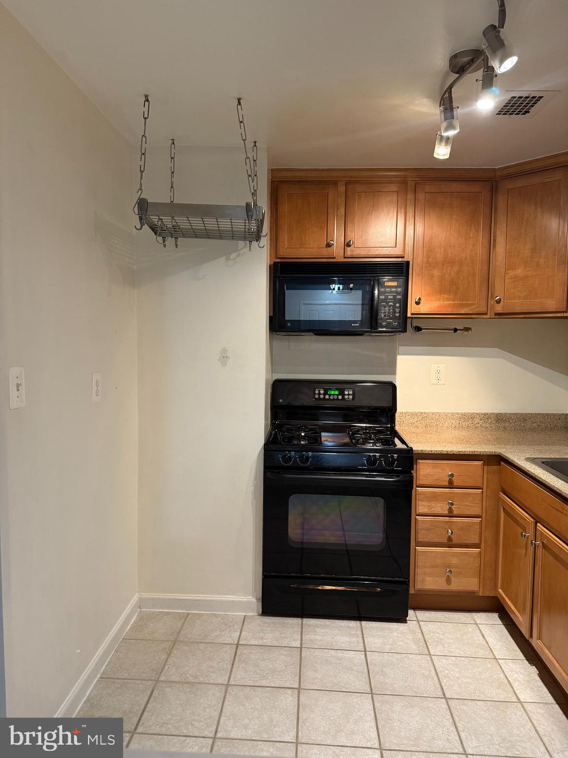 MAIN STREET GREEN - Residential Lease